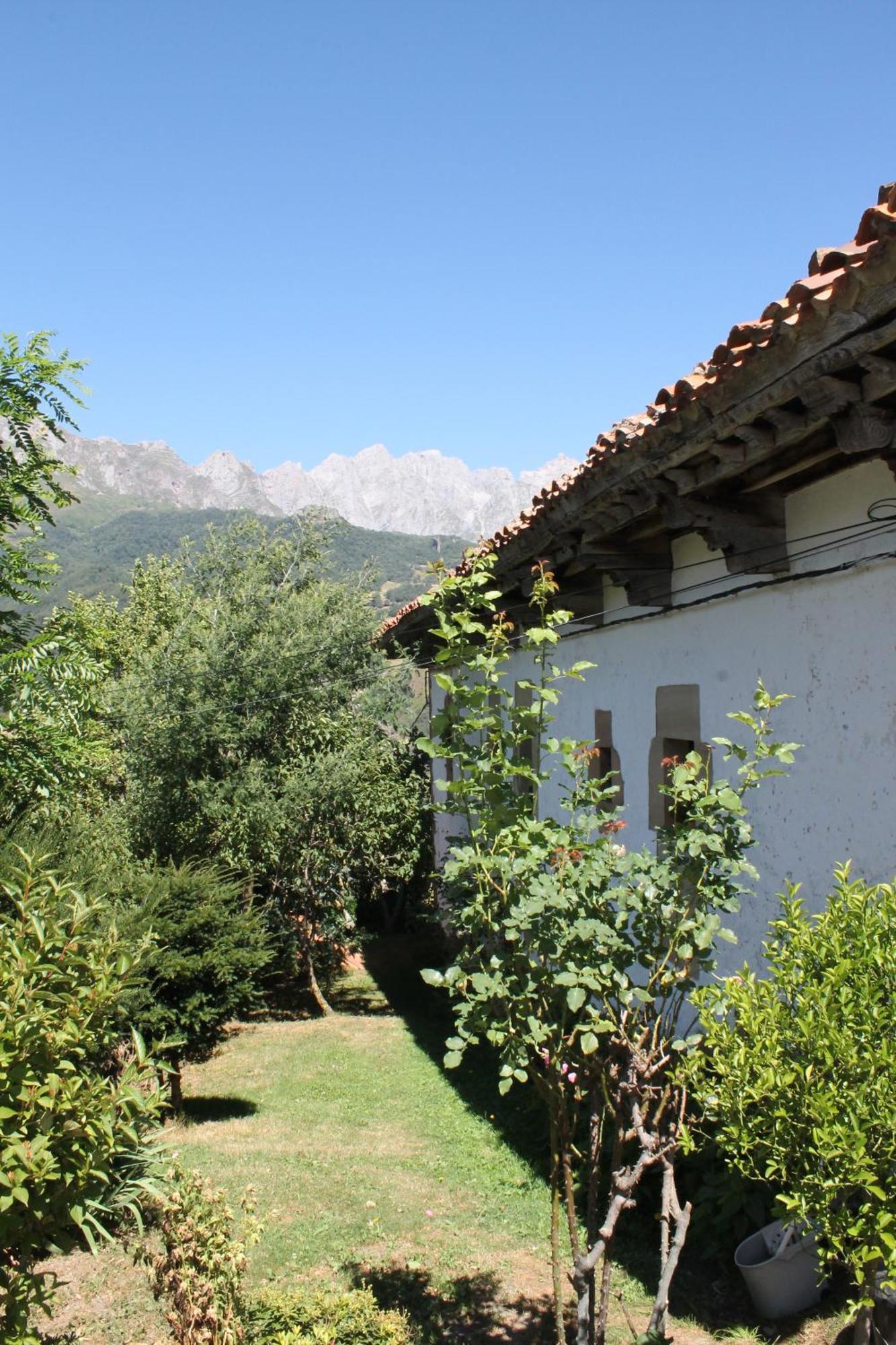 Gasthaus Casona De Trevino Cosgaya Exterior foto