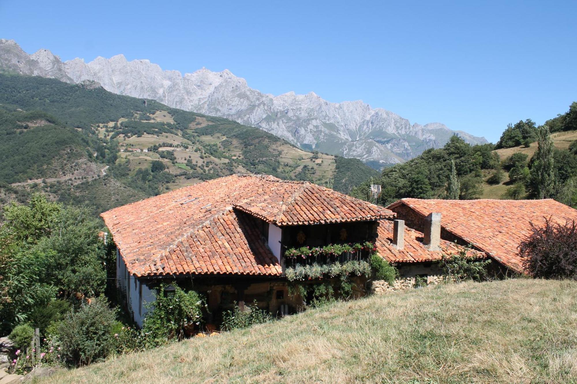 Gasthaus Casona De Trevino Cosgaya Exterior foto