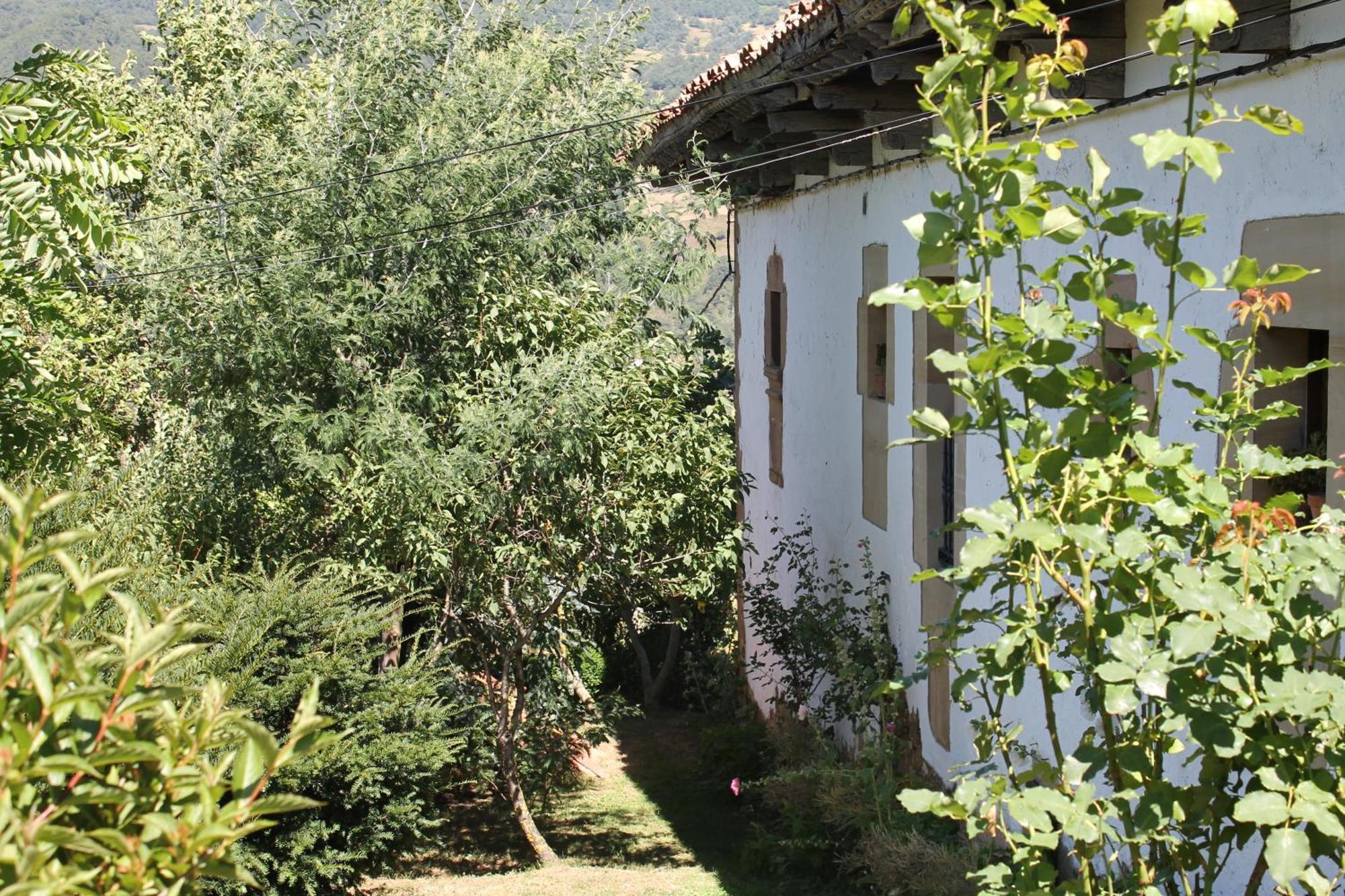 Gasthaus Casona De Trevino Cosgaya Exterior foto